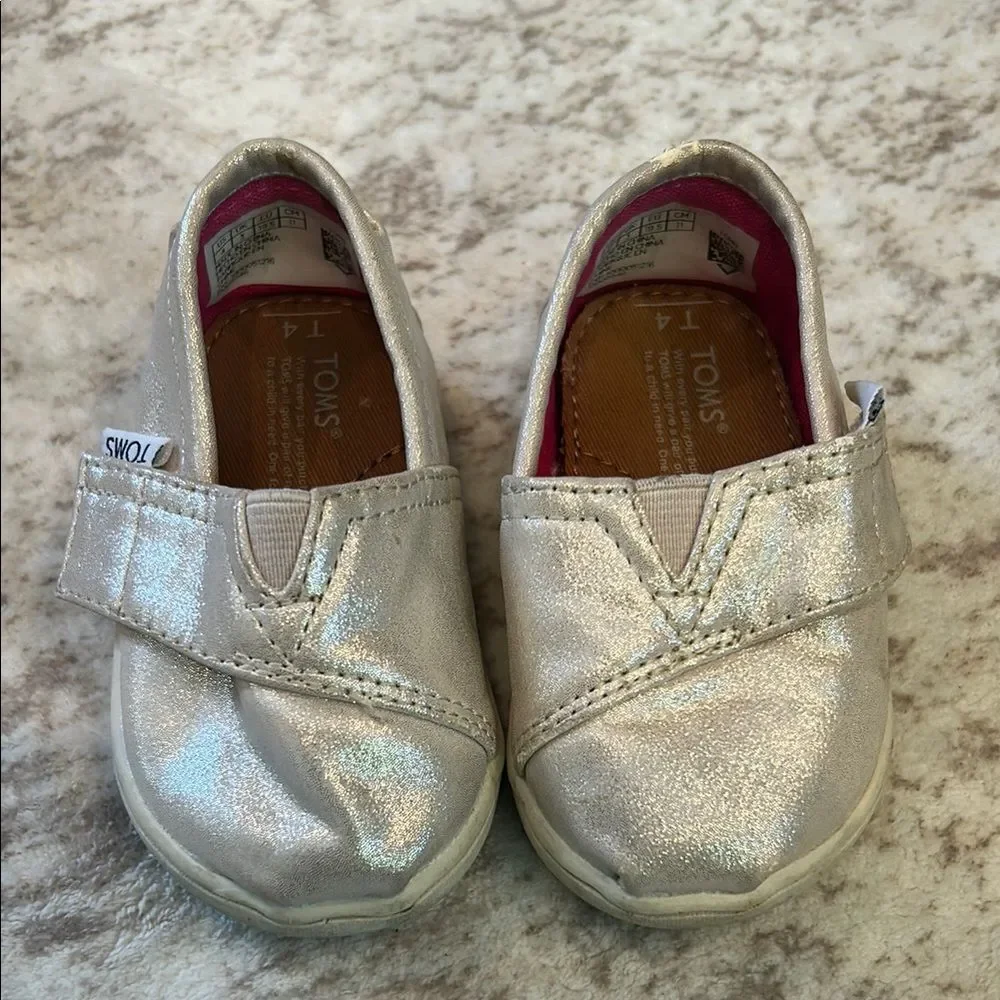 TOMS Kids Silver Slip-On Shoes T4